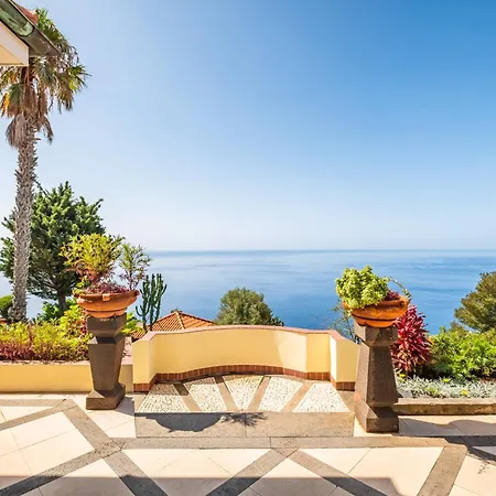 Private Oceanfront Deluxe Pico 360 Views Funchal (Madeira)